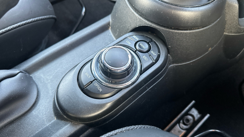 MINI Hatchback 1.5 Cooper Exclusive Premium 5dr Auto Petrol Hatchback